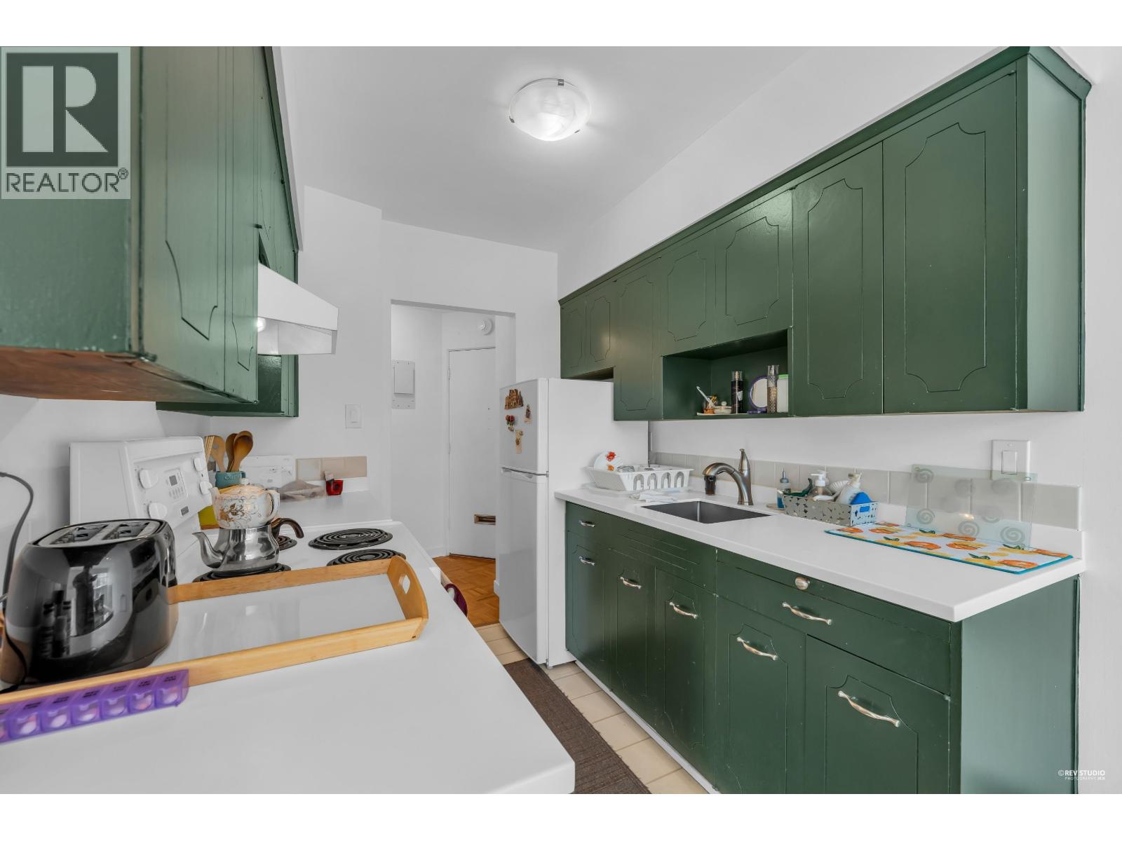 404 1930 MARINE DRIVE, West Vancouver
