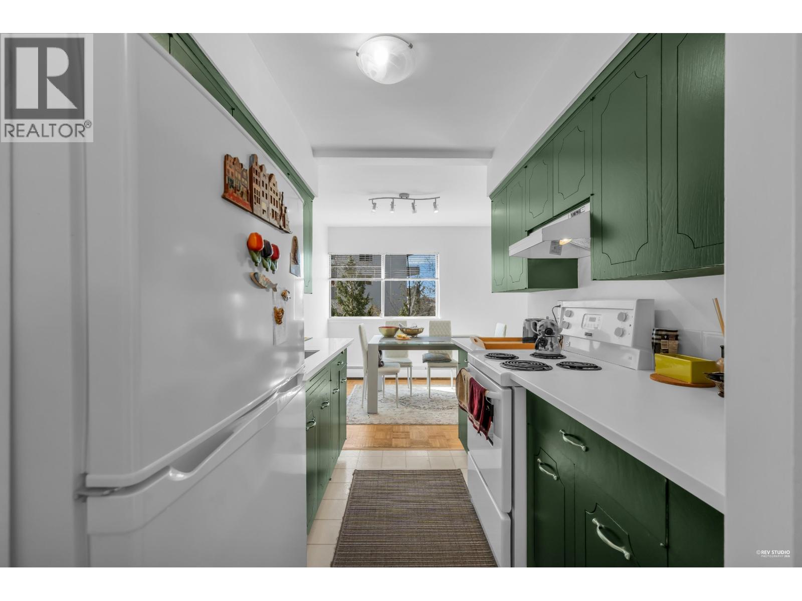 404 1930 MARINE DRIVE, West Vancouver