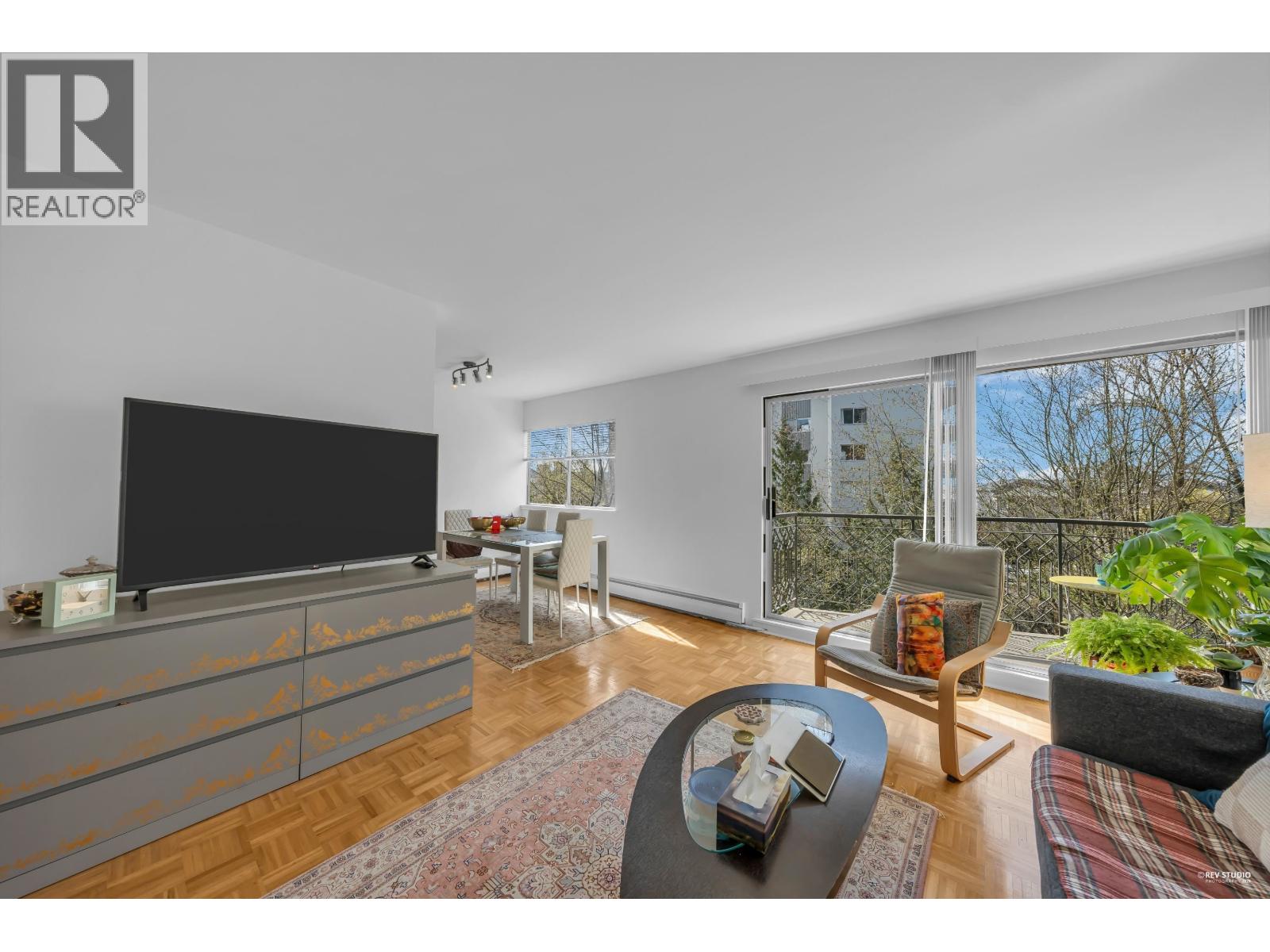 404 1930 MARINE DRIVE, West Vancouver
