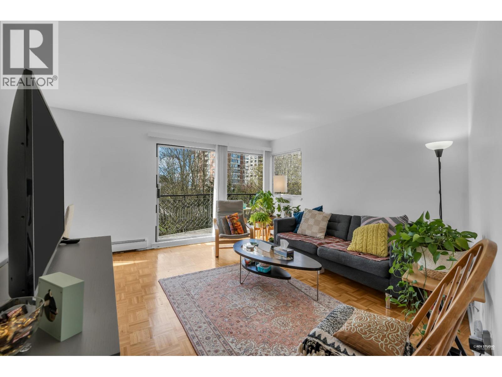 404 1930 MARINE DRIVE, West Vancouver
