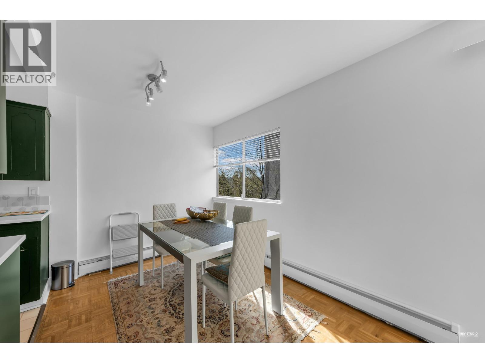 404 1930 MARINE DRIVE, West Vancouver