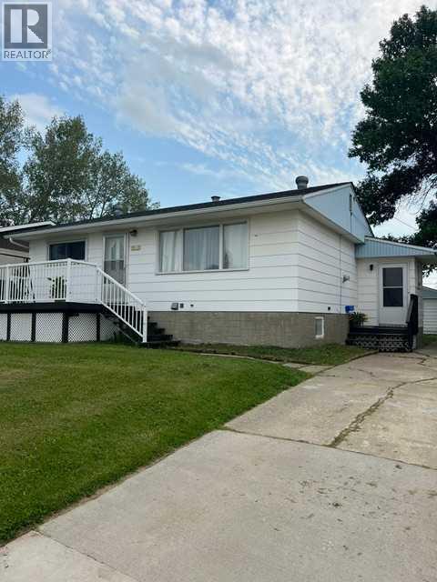 5005 47 Avenue - 2