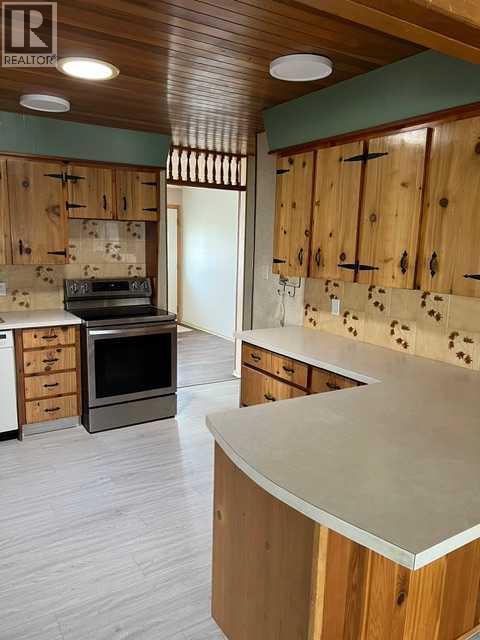 5005 47 Avenue - Image 6