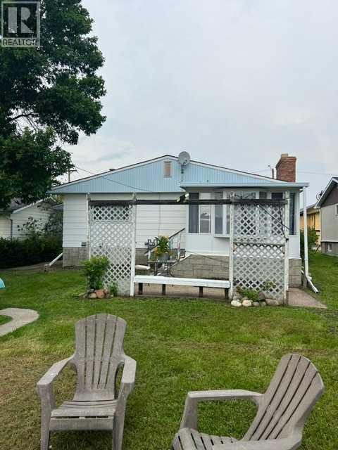 5005 47 Avenue - 20