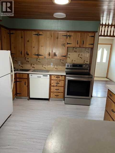 5005 47 Avenue - Image 7