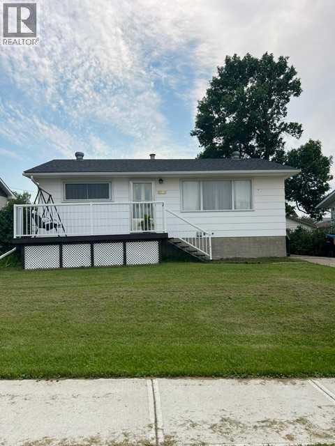 5005 47 Avenue - 1