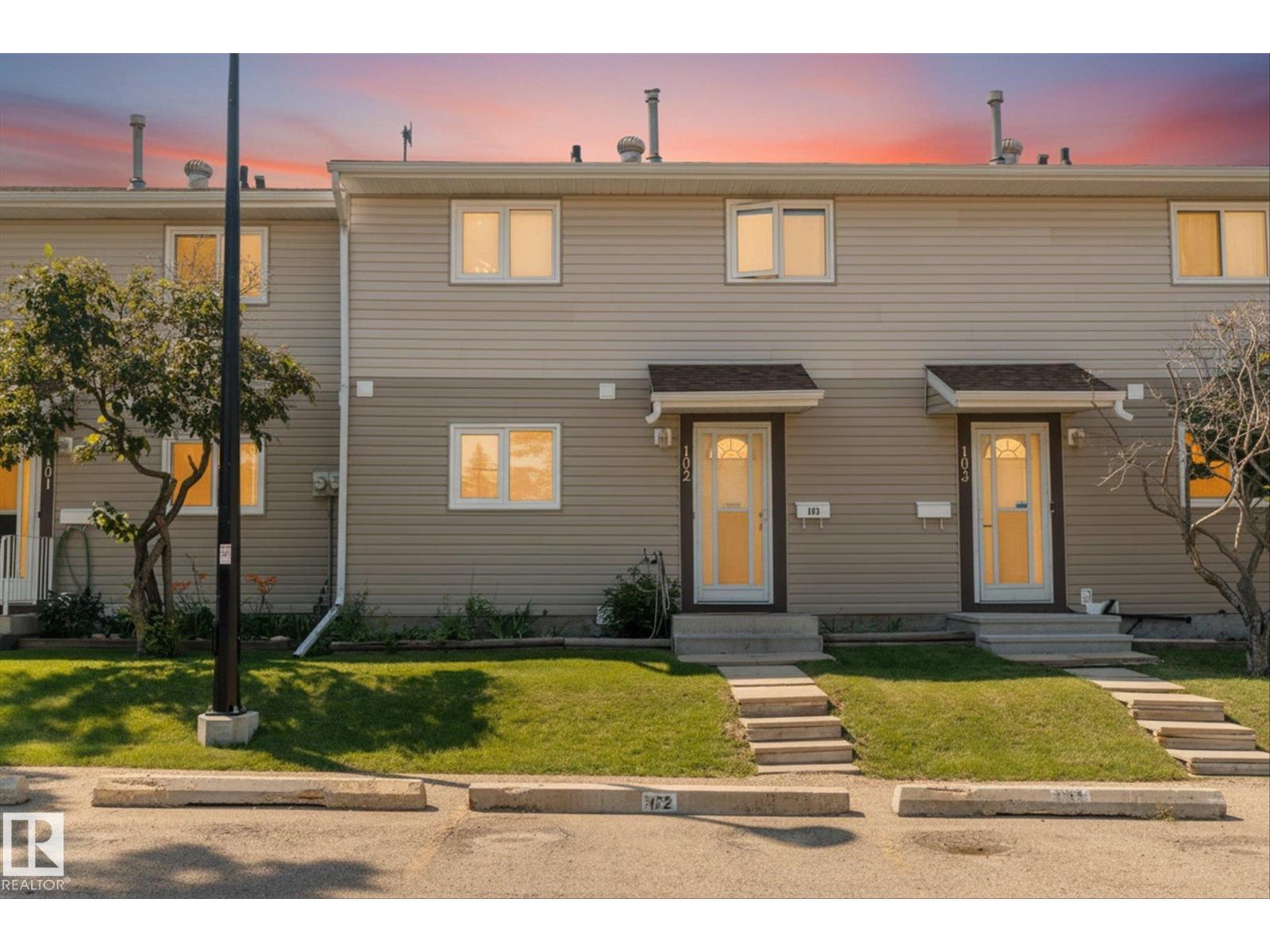 102 SPRUCE GL, City Centre, Spruce Grove photo 1