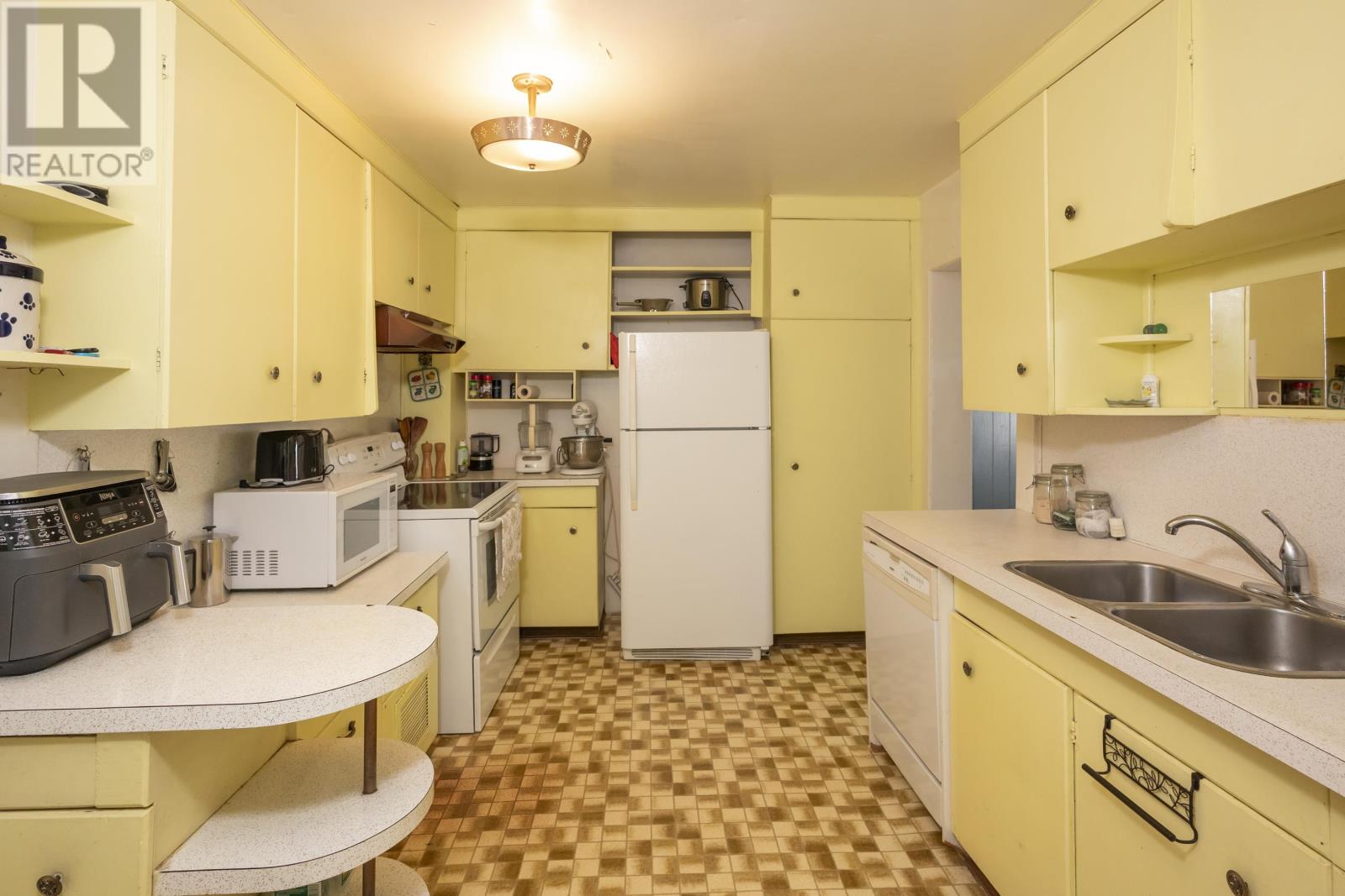 34 Knight ST - 17