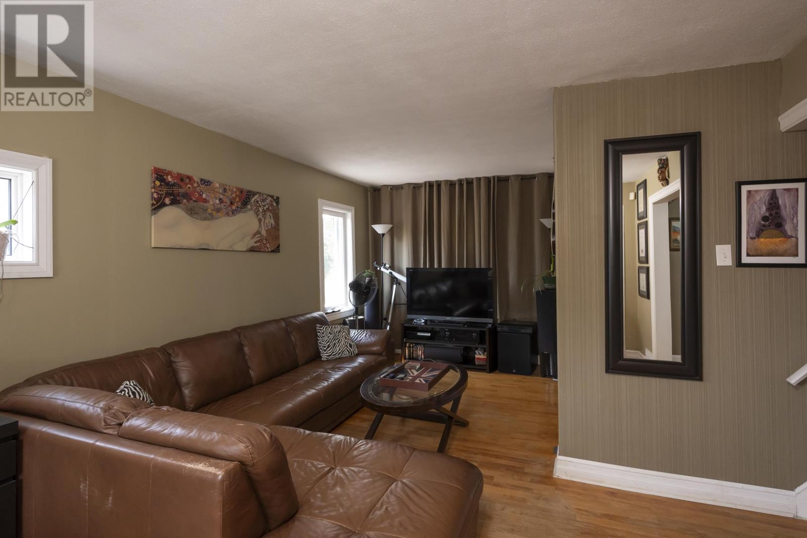 34 Knight ST - Image 12