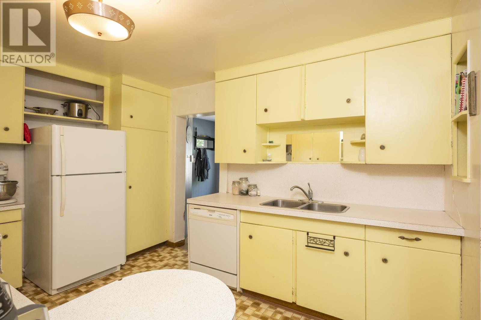 34 Knight ST - Image 18
