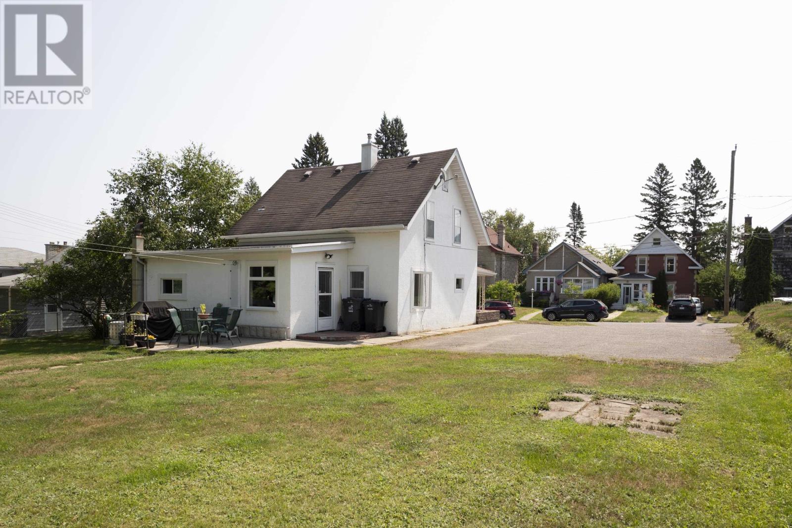 34 Knight ST - Image 3