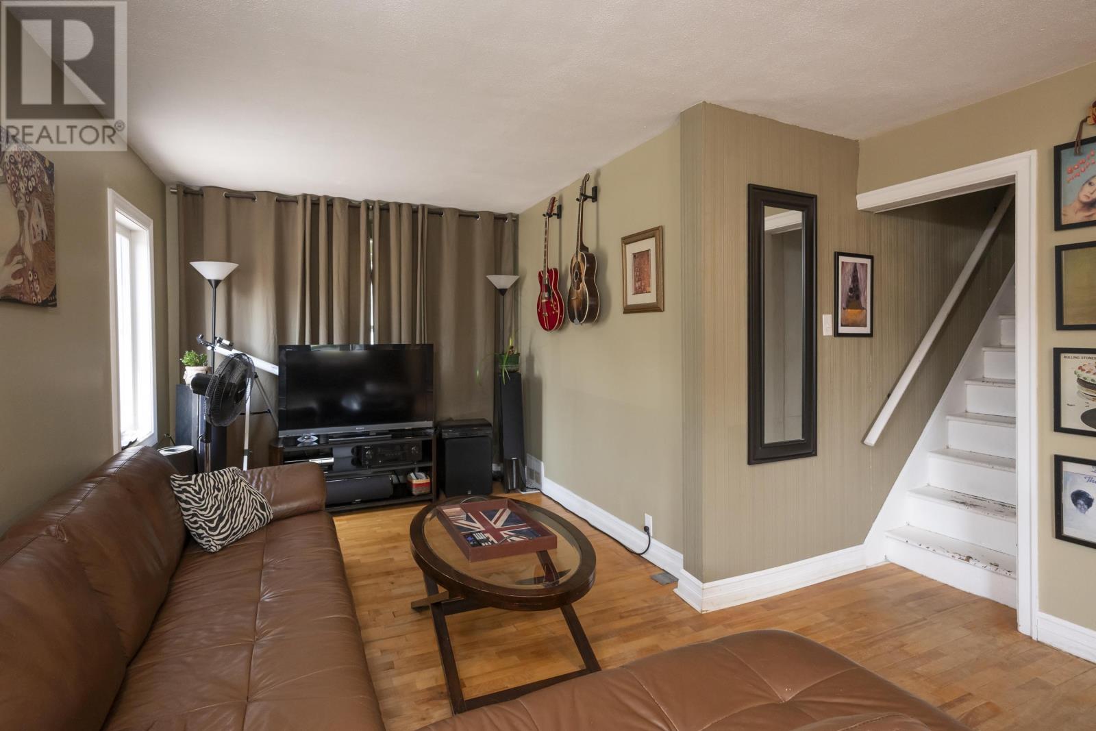 34 Knight ST - 13