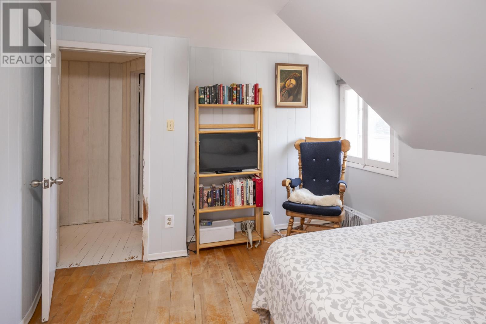 34 Knight ST - 37