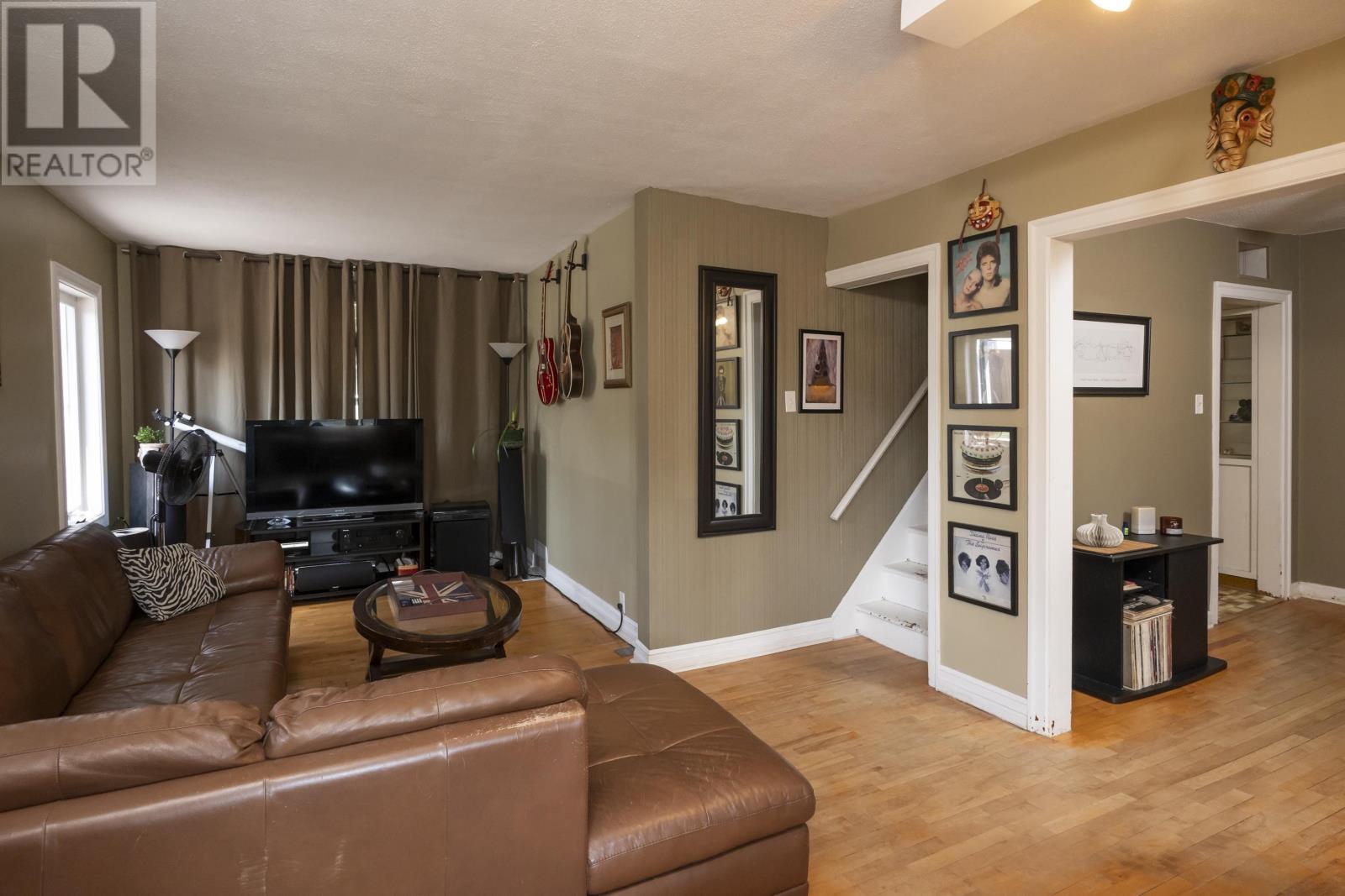 34 Knight ST - Image 14