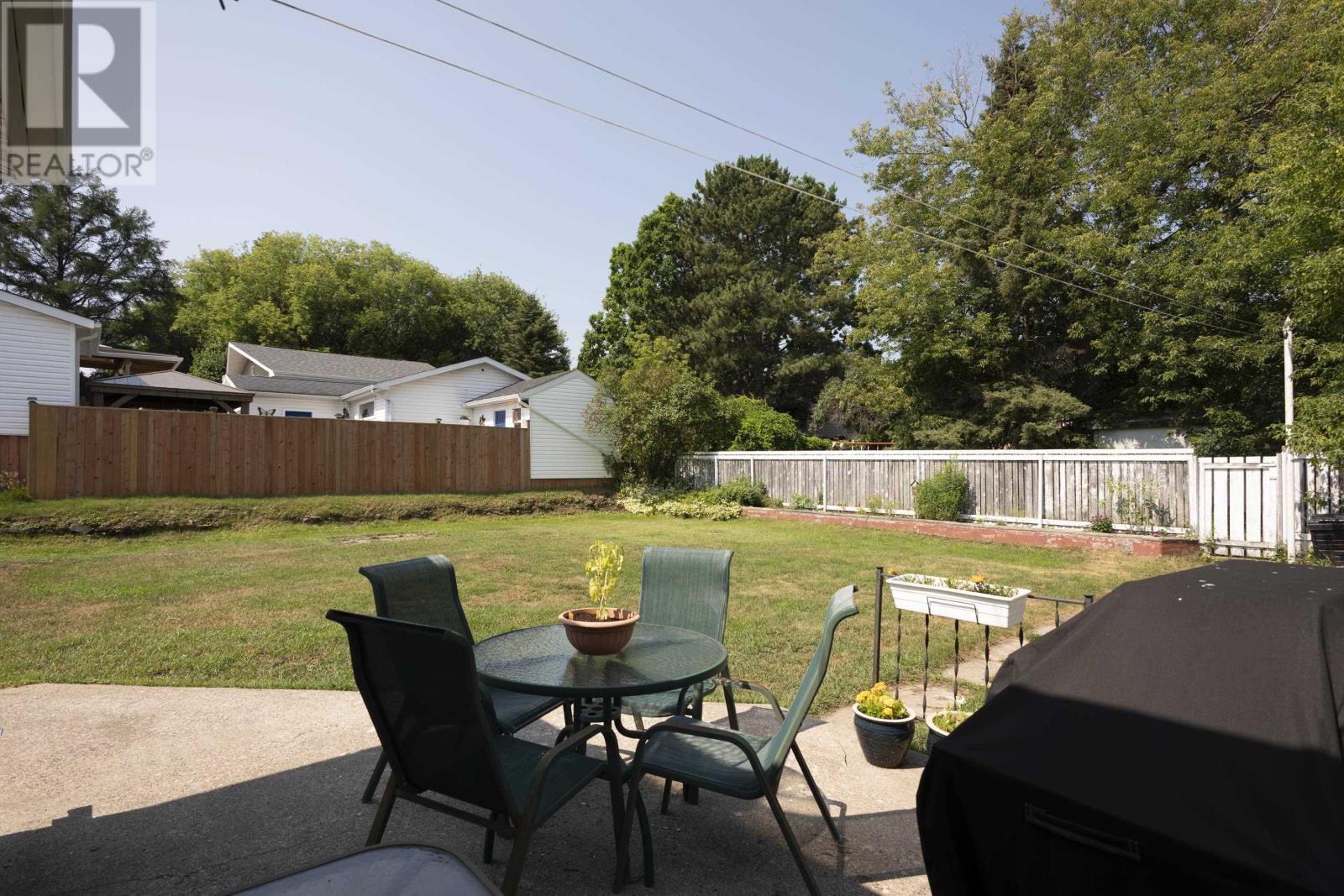34 Knight ST - Image 5