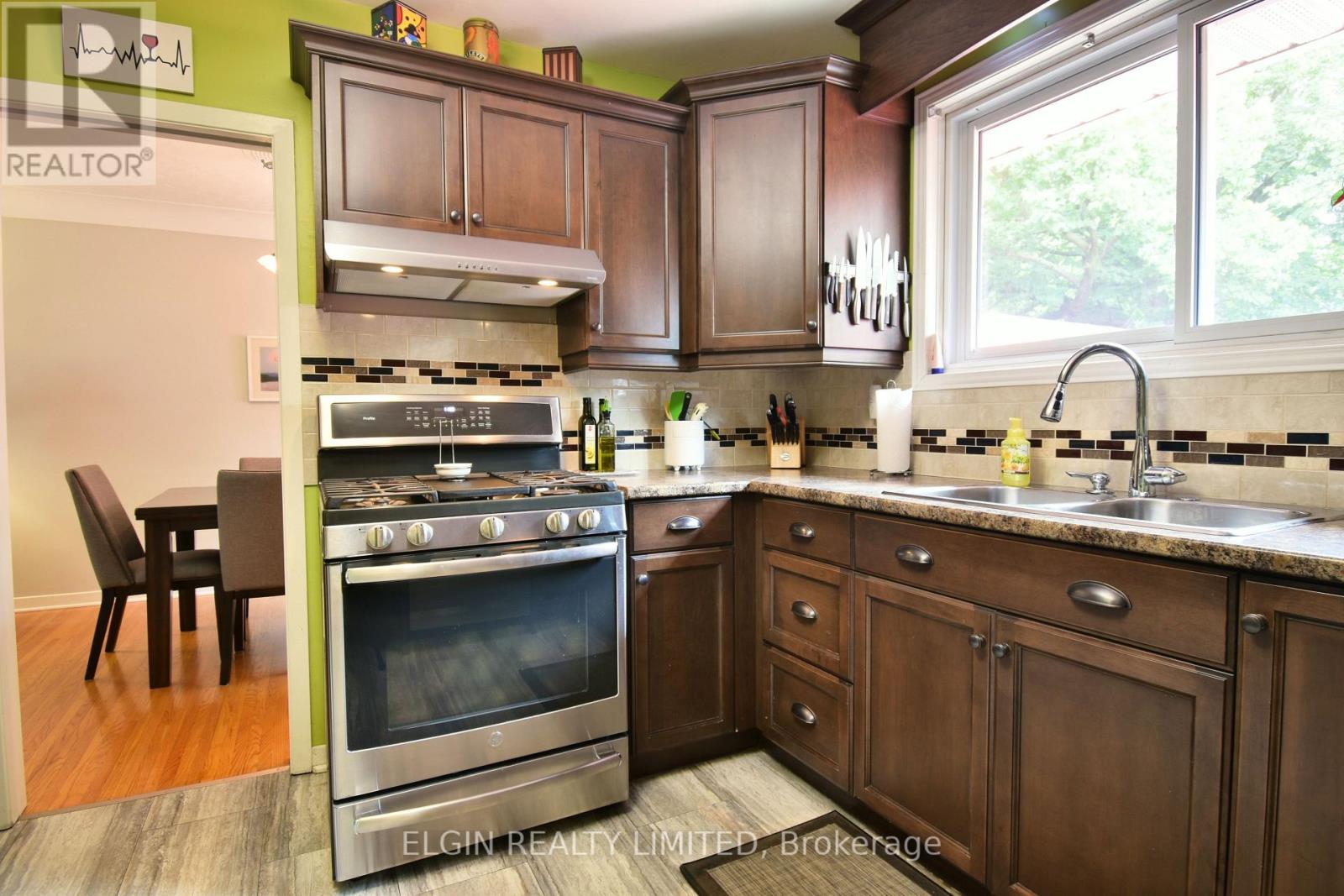 15 STEELE STREET - Image 11