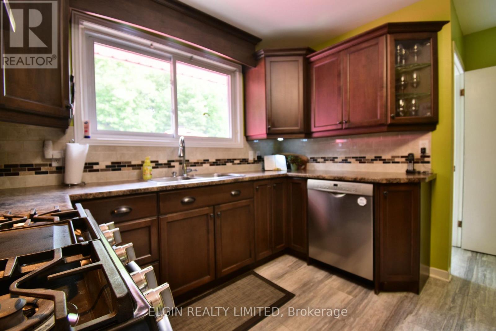 15 STEELE STREET - Image 13