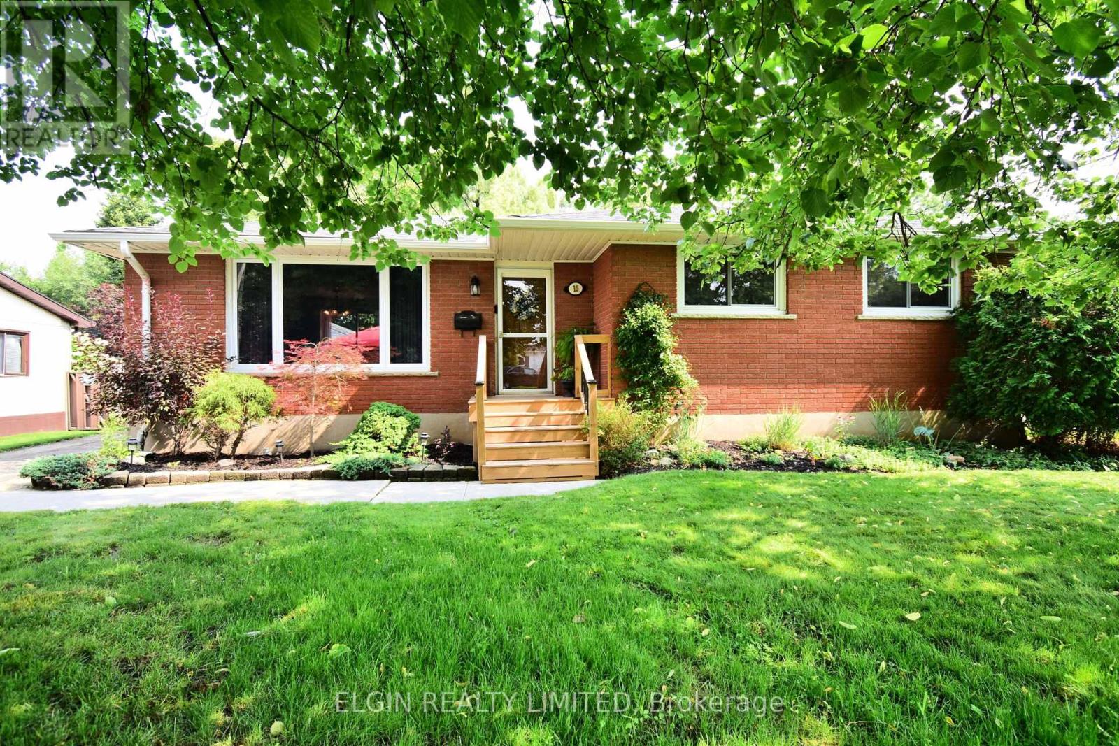 15 STEELE STREET - 2