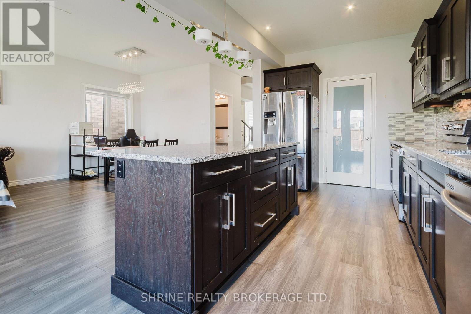 4369 LISMER LANE - 9