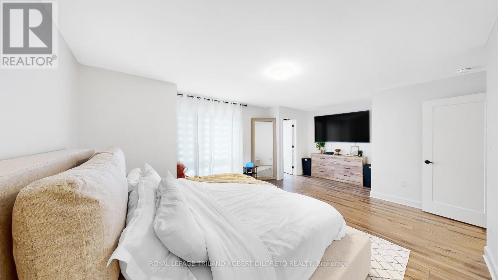 #107 175 DOAN DRIVE - 13