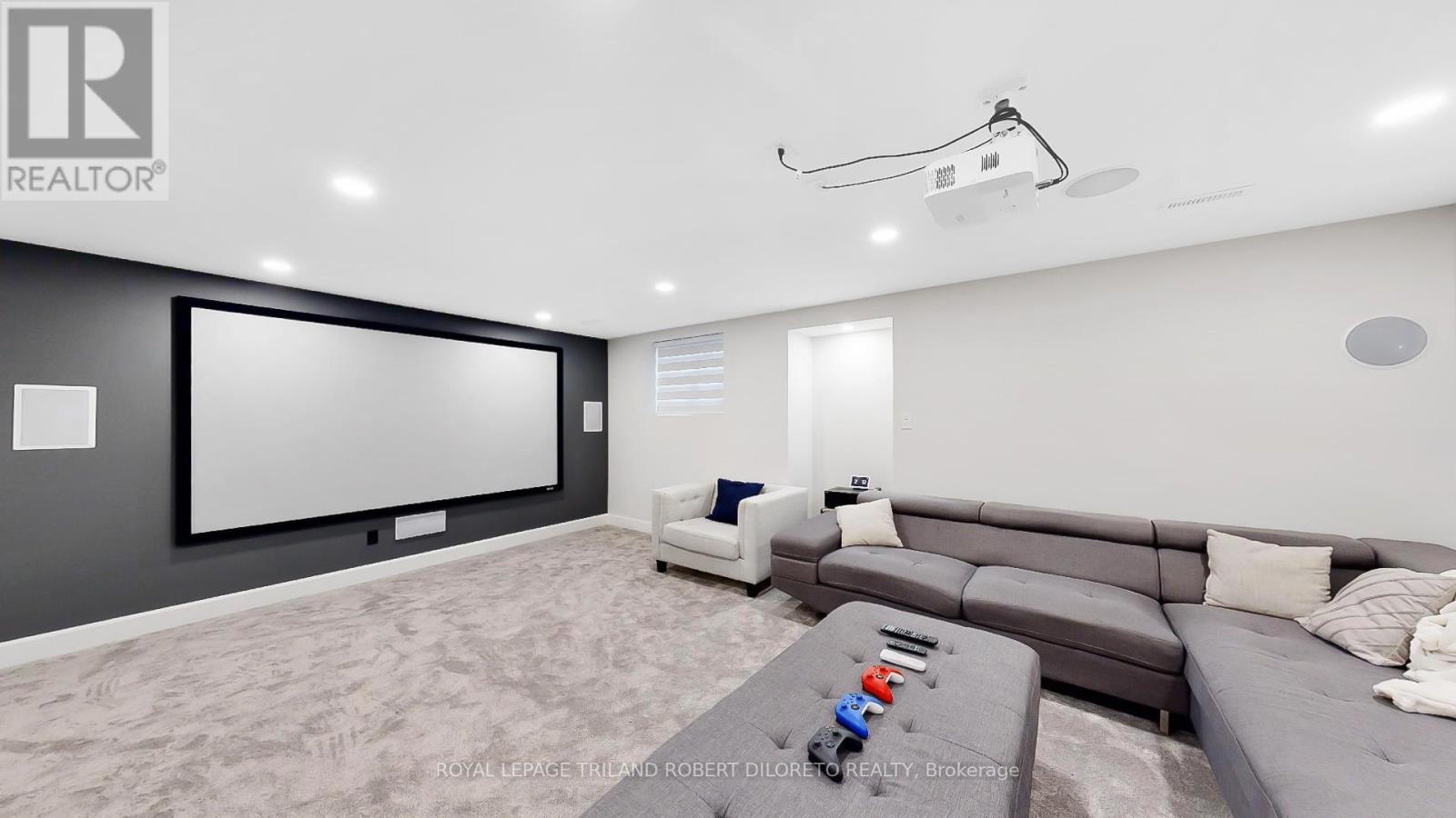 #107 175 DOAN DRIVE - 19