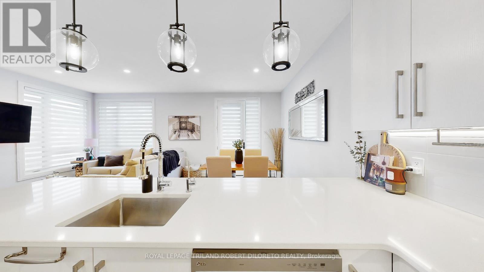 #107 175 DOAN DRIVE - Image 9