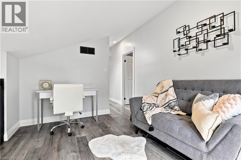 10 ROLLING ACRES Drive - 23