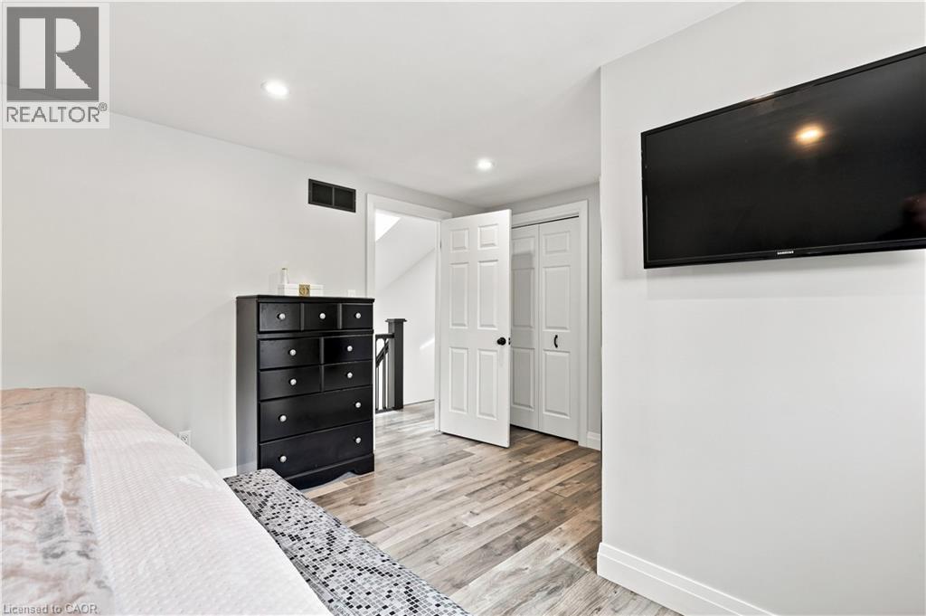 10 ROLLING ACRES Drive - 25