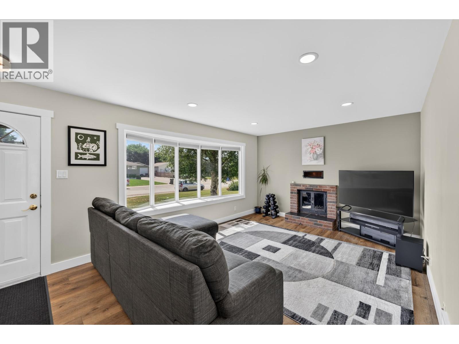9616 PEACE RIVER ROAD, Fort St. John