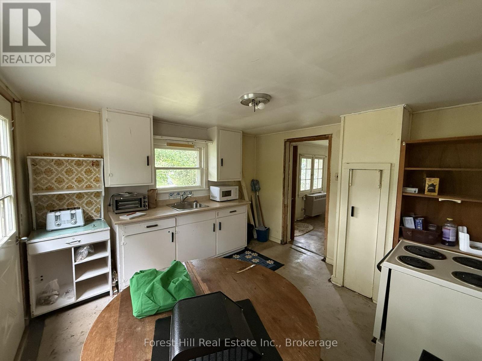 1033 GREY STREET - 24