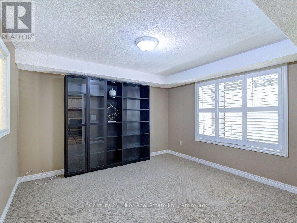 #19 1169 DORVAL DRIVE - 33