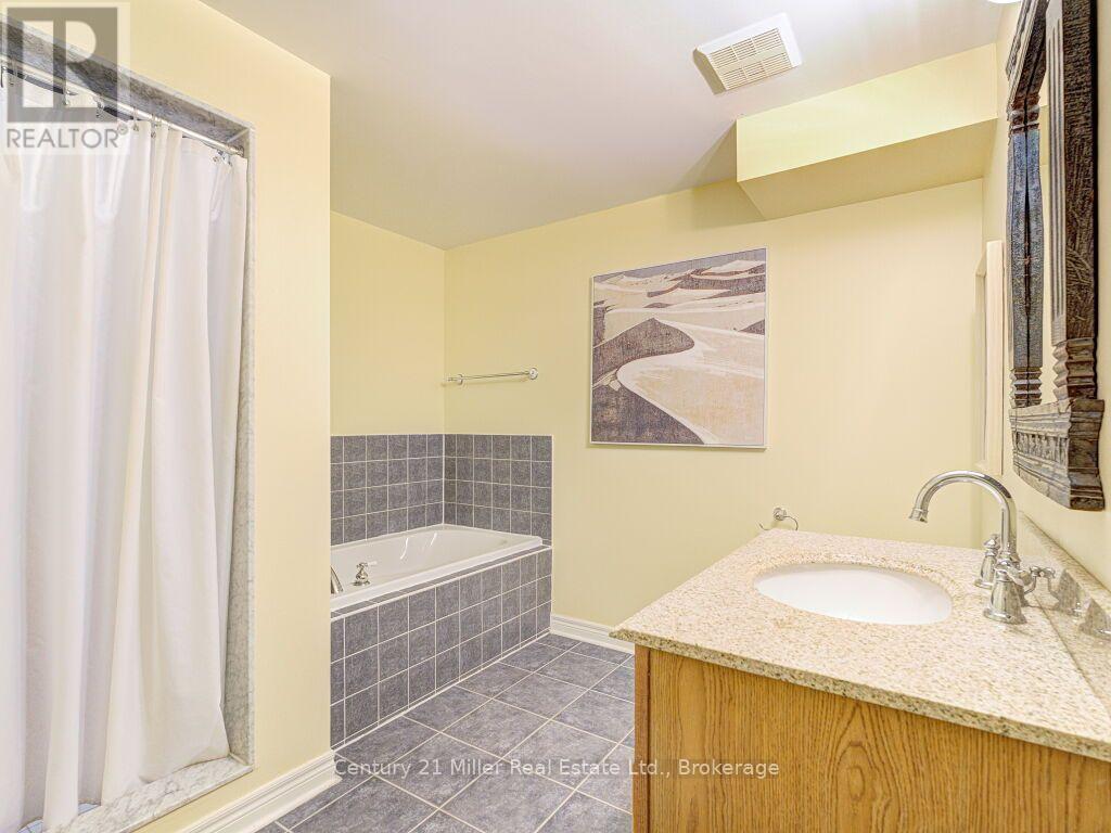 #19 1169 DORVAL DRIVE - 37