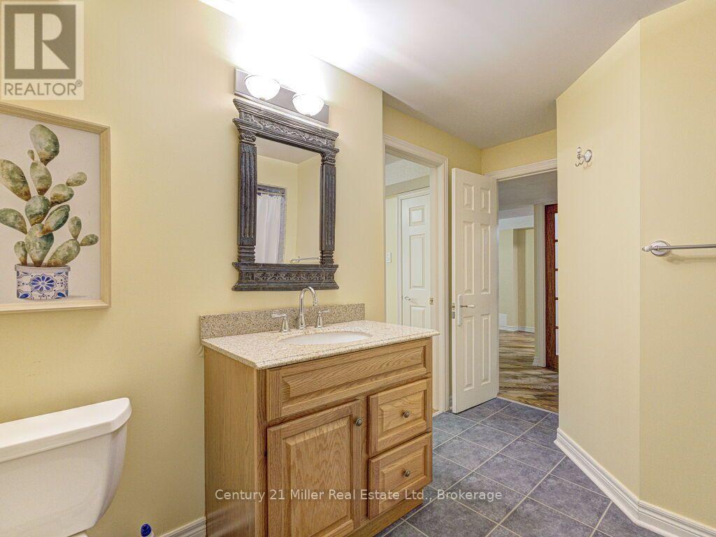 #19 1169 DORVAL DRIVE - 38