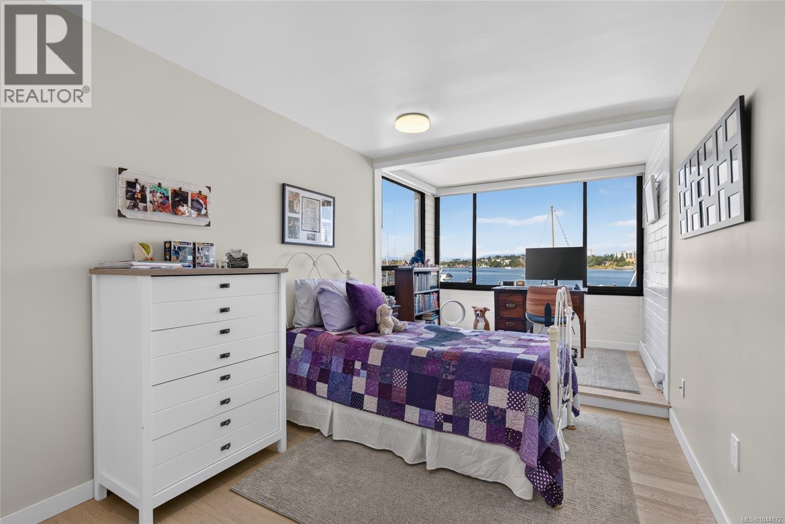 #203 640 Montreal St - 24