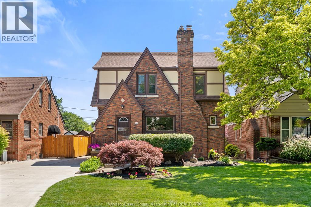 2226 Gladstone AVENUE - 1