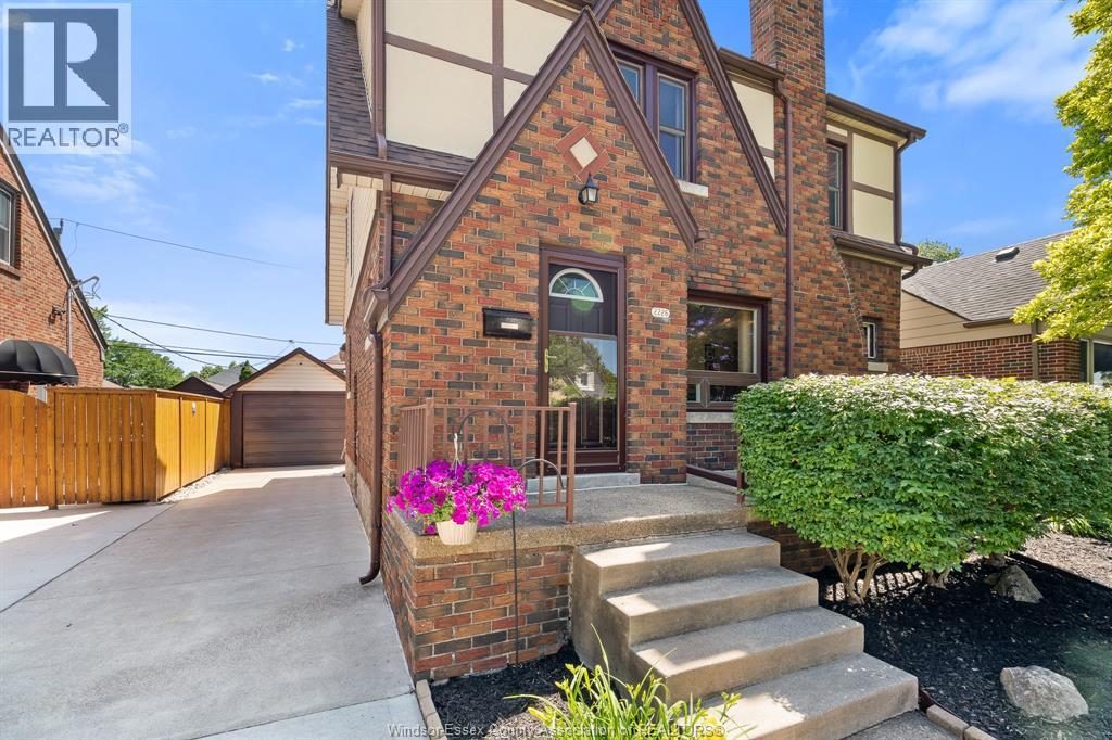 2226 Gladstone AVENUE - 10