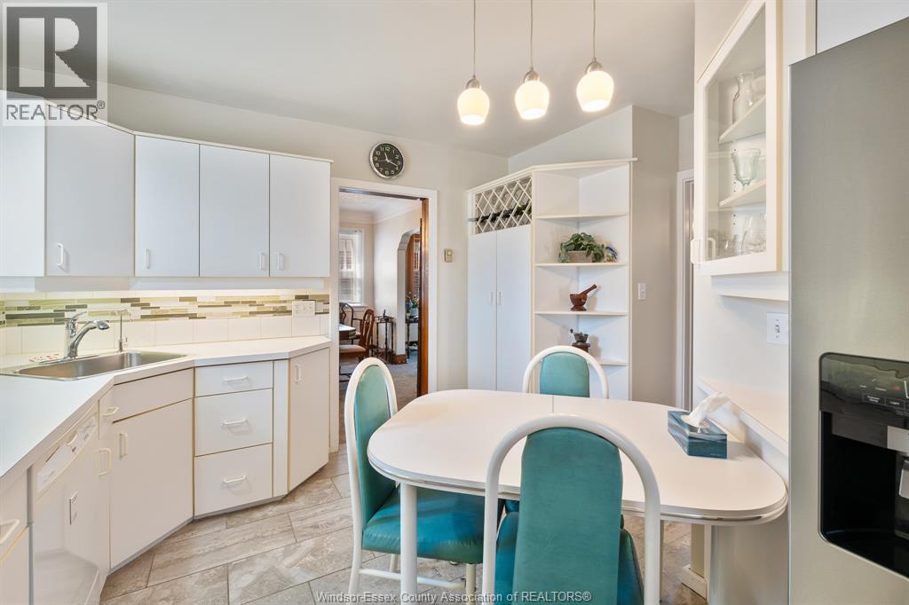 2226 Gladstone AVENUE - 22