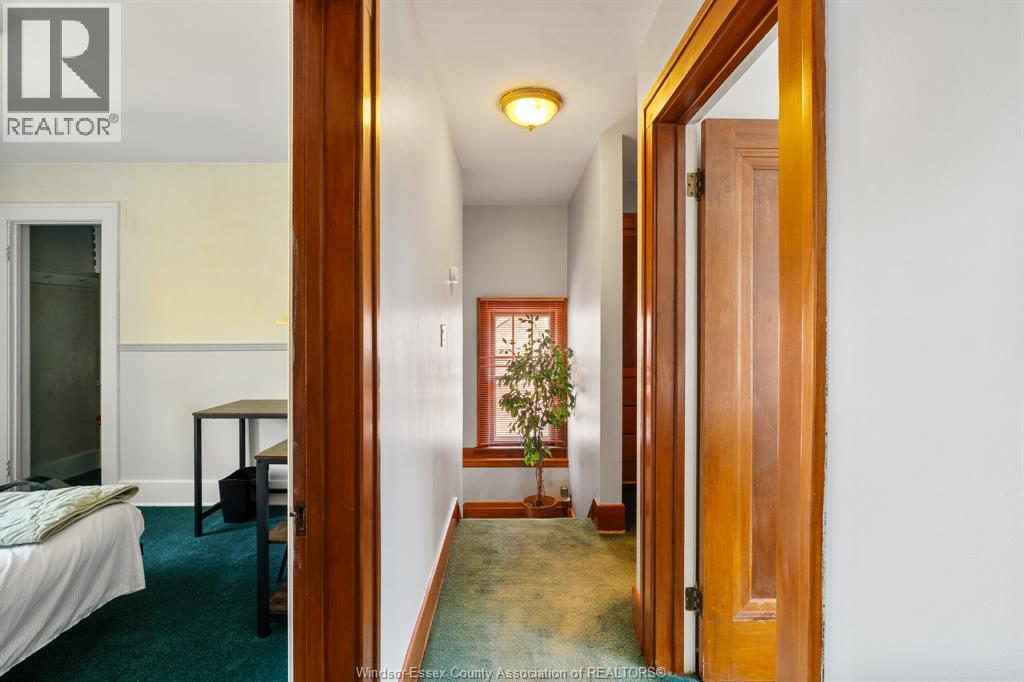 2226 Gladstone AVENUE - 24