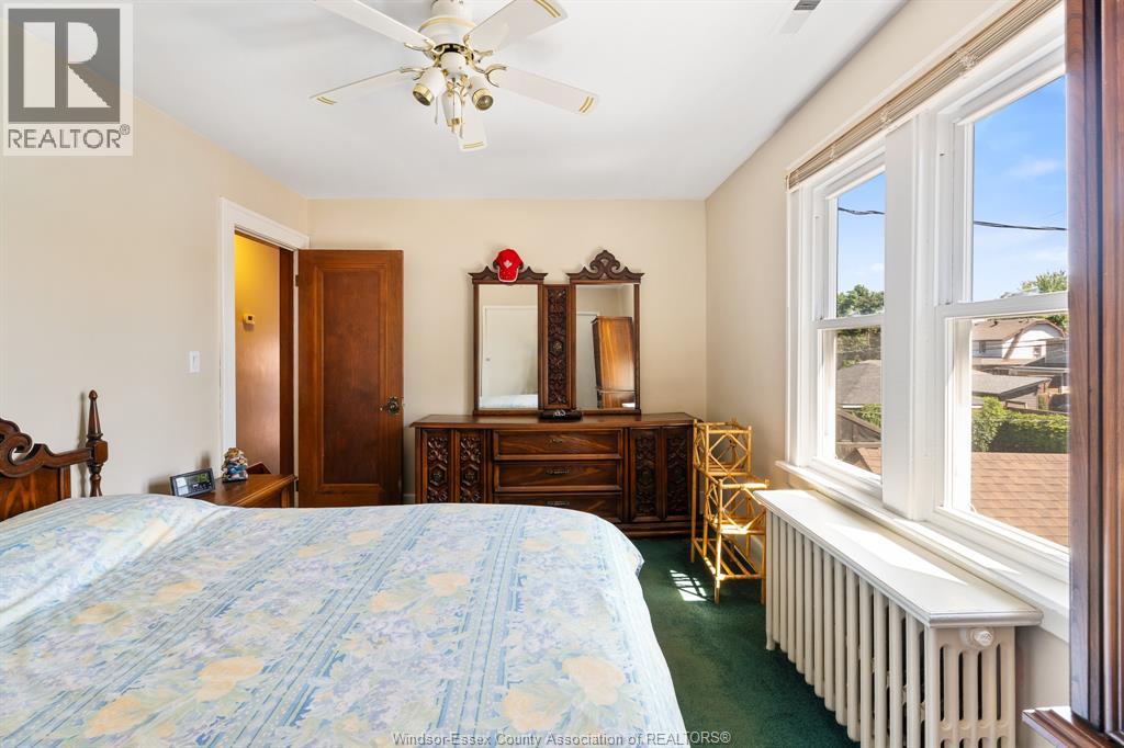 2226 Gladstone AVENUE - 27