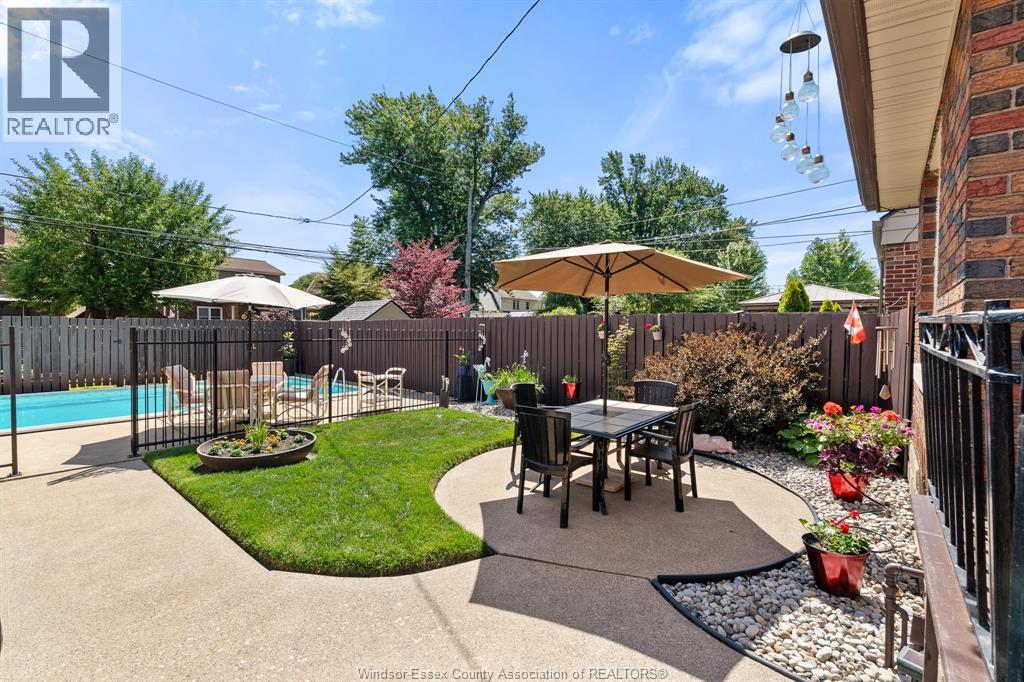 2226 Gladstone AVENUE - 43