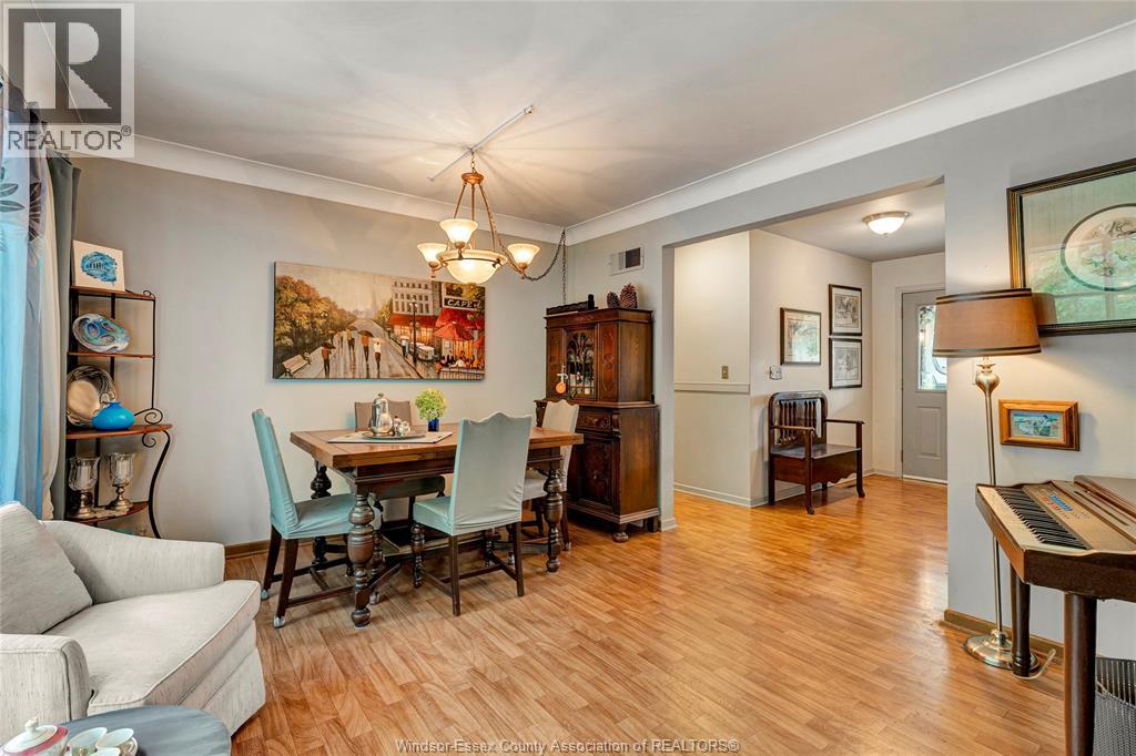 1335 LAURIER DRIVE - 11