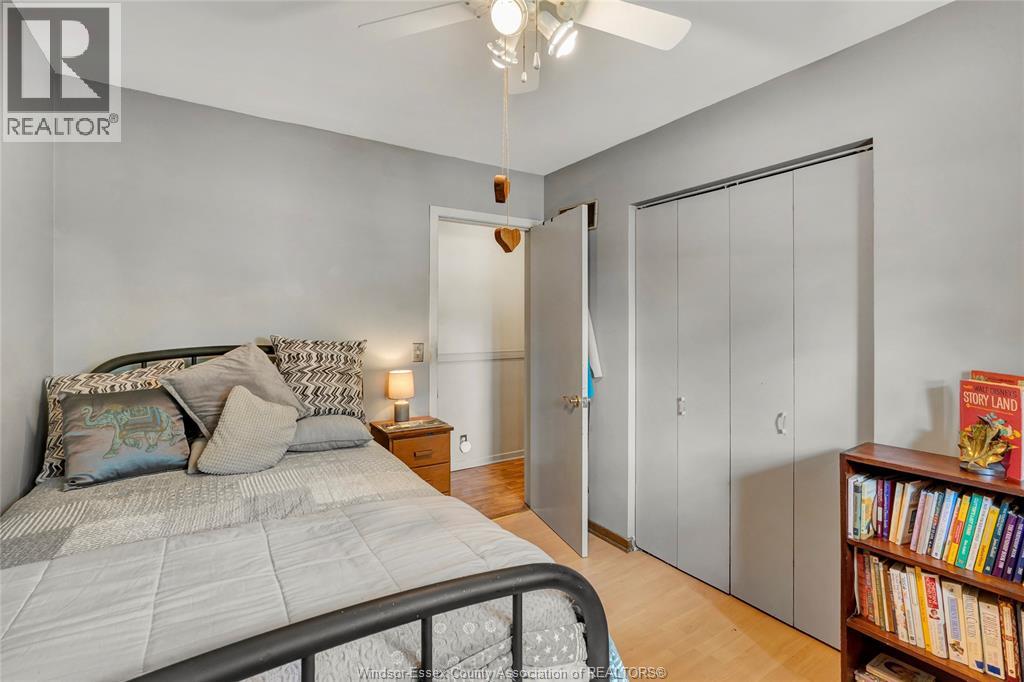 1335 LAURIER DRIVE - 21