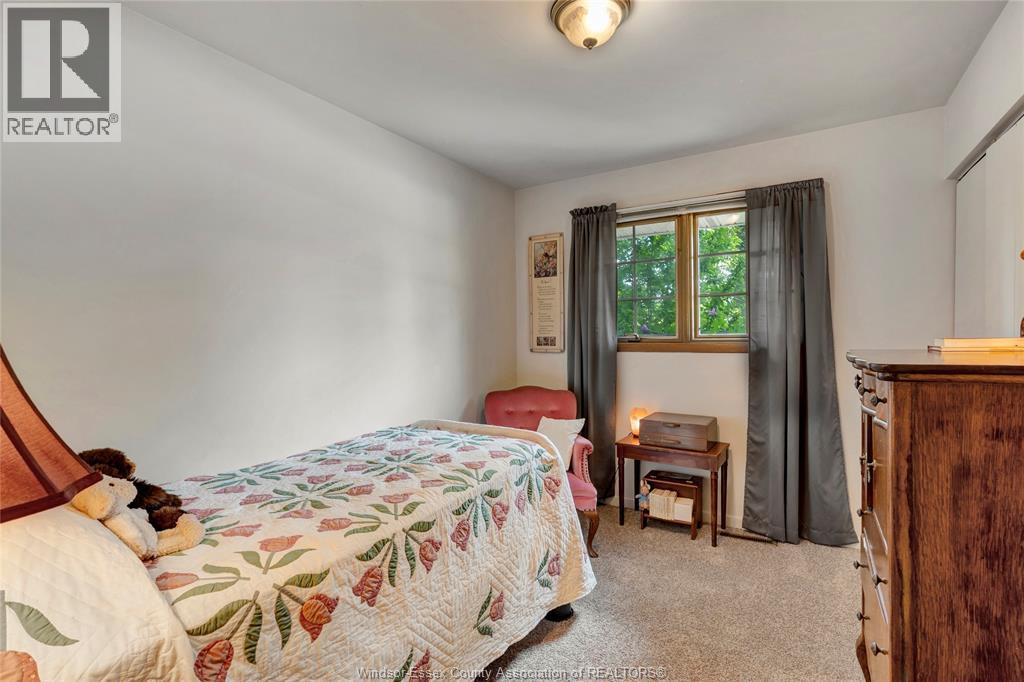 1335 LAURIER DRIVE - 22