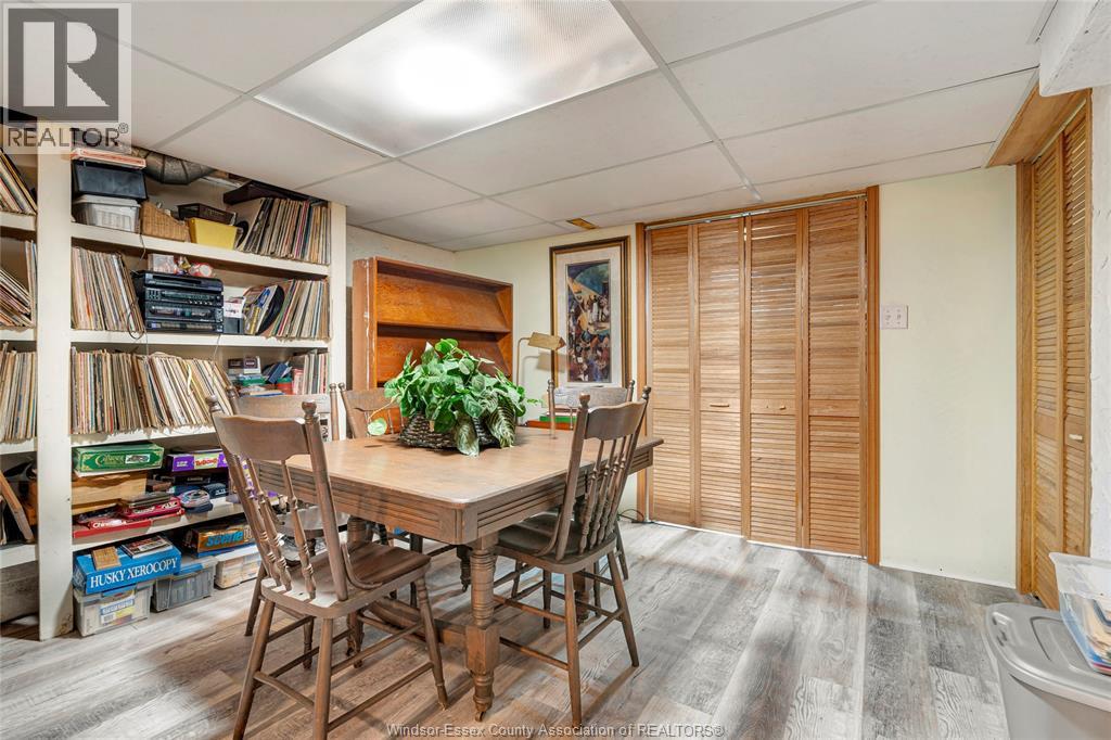 1335 LAURIER DRIVE - 27