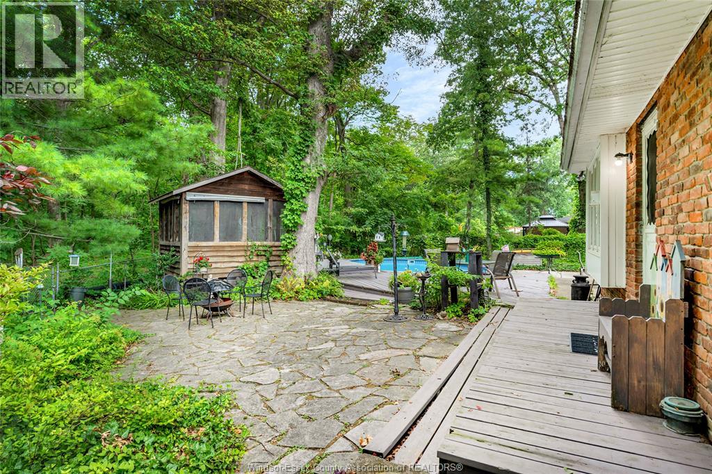 1335 LAURIER DRIVE - 43