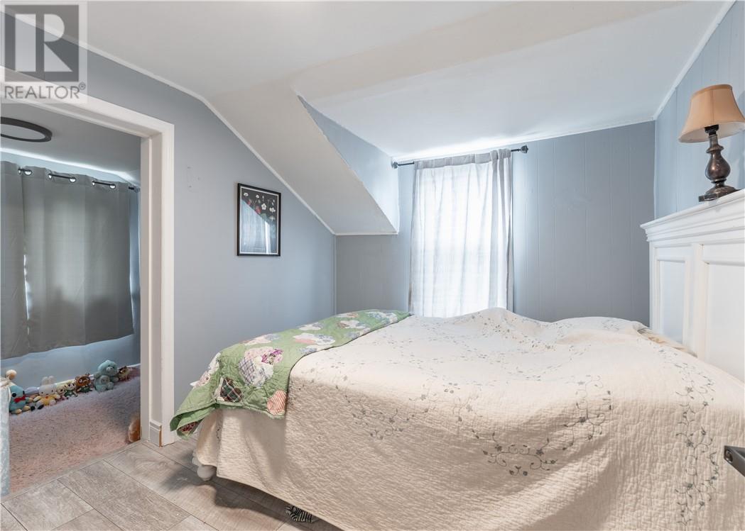 287 Van Horne Street - 13