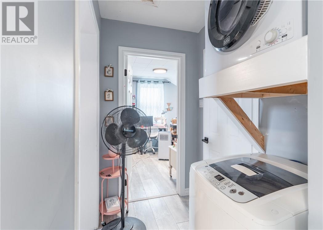 287 Van Horne Street - 14