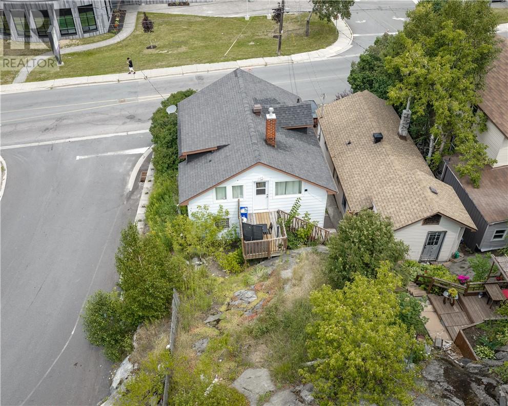 287 Van Horne Street - 26