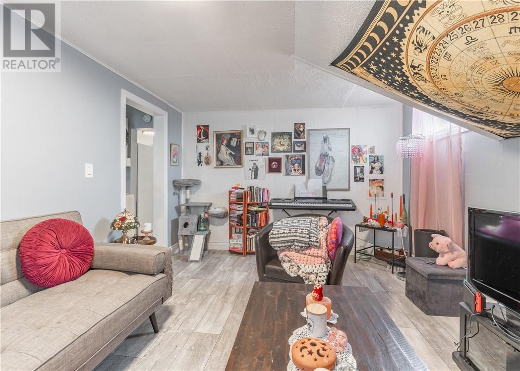 287 Van Horne Street - 7