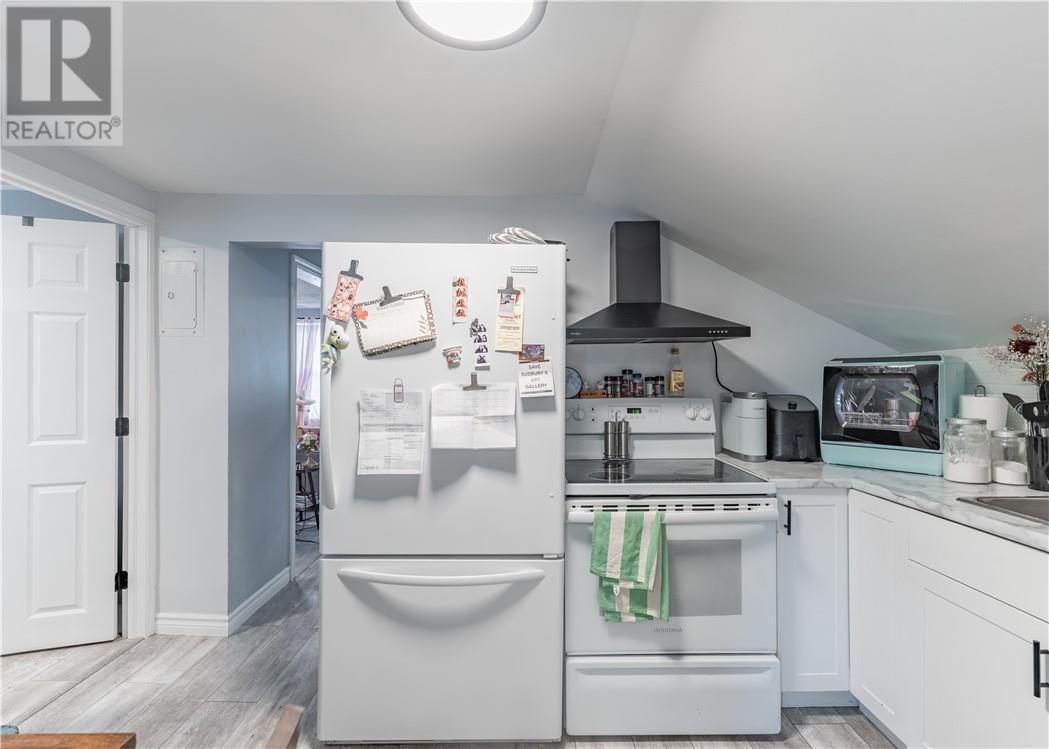 287 Van Horne Street - 17